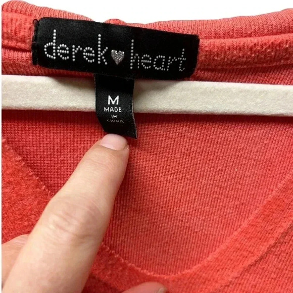 🌟 Derek heart hoodie sz M 🌟 - Picture 4 of 6